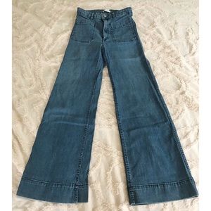 High waisted wide leg blue jeans